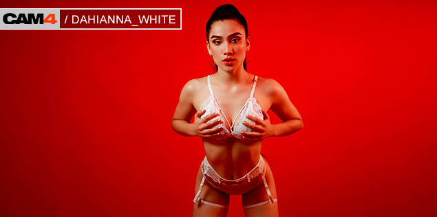 Dahianna_white es la sexy webcam que te vuelve loco en CAM4.
